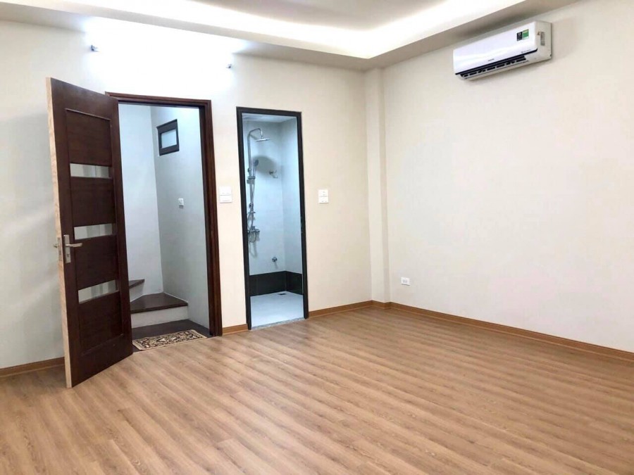 Nhà cực đẹp ở Đội Cấn - trung tâm quận Ba đình. Phong cách thiết kế kiểu Pháp. 33m2 * 5T giá chỉ hơn 4 tỷ.
