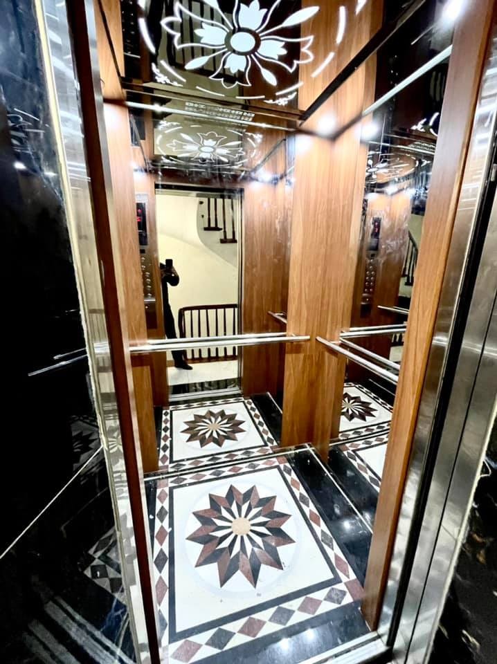 Nhà Đẹp Hồ Tùng Mậu ,7 Tầng Thang Máy, Gara 7 Chỗ, Kinh Doanh 50tr/ Tháng.