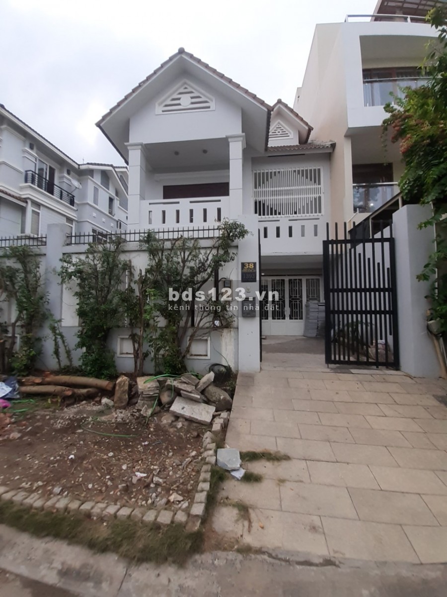 Cho thuê Biêt thự Dương văn An P. An Phú Hầm 3 lầu 450m2