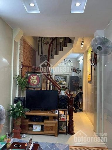 Cần bán nhà mặt phố Lê Hồng Phong, Ba Đình 52m2, 4T,