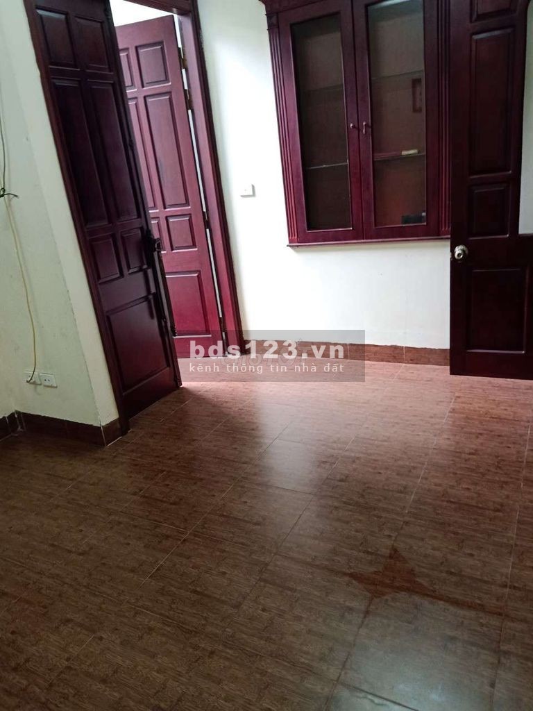 Nhà phố Đội Cấn cần bán,mặt tiền rộng, 3 tầng, 37m2, giá 3,6 tỷ