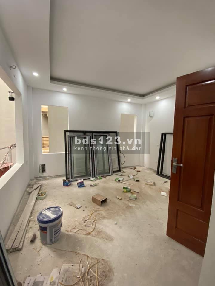 NHÀ THIẾT KẾ MỚI 100% XUÂN LA, PHÂN LÔ, CÁCH PHỐ 150M, 40Mx5T MT 5M GIÁ 4,2 TỶ