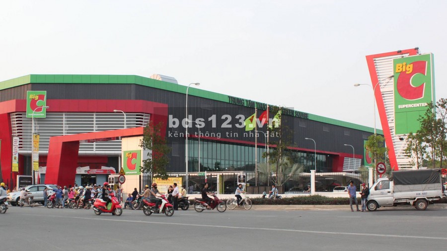 NHƯỢNG LẠI 1200M2 ĐẤT THỔ CƯ NGAY TRUNG TÂM THỊ XÃ GIÁ 660TR, SỔ HỒNG RIÊNG