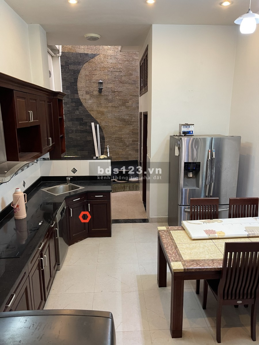 HXH Thích Quảng Đức 4,2x20m, trệt, 3lầu. 6pn, 5wc. Full ML.