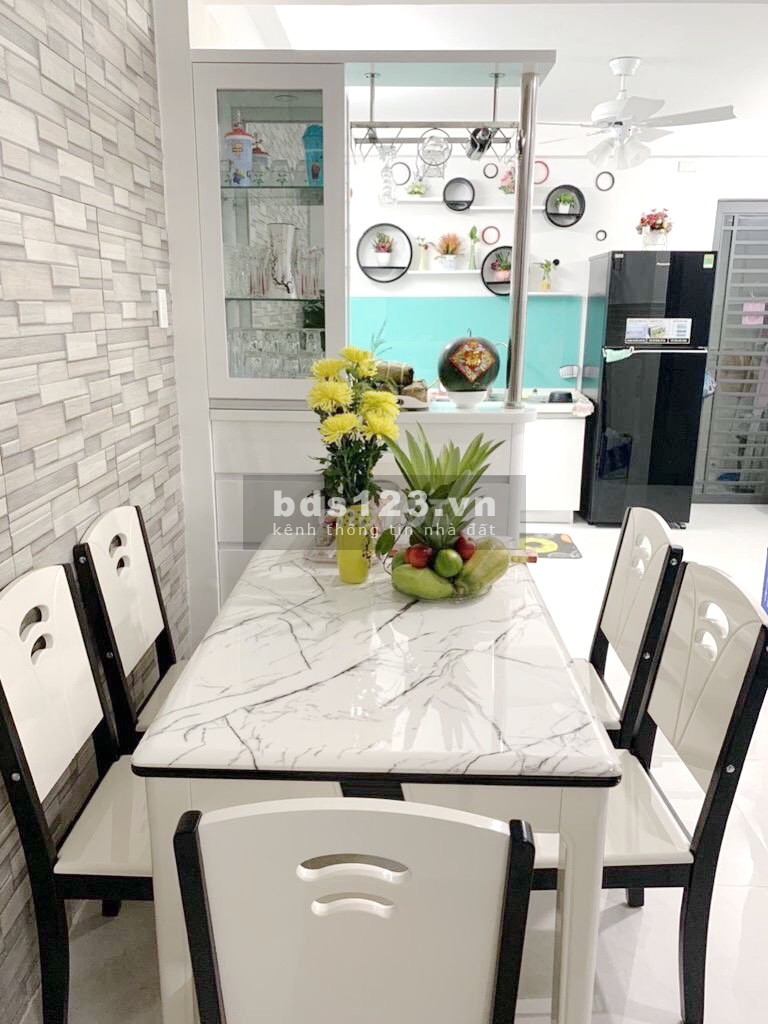 Bán nhà đẹp 2 lầu/ST hẻm ôtô Hưng Phú P10 Q8 + Diện tích: 4.2 x 13.5m. DTSD: 53.4m2