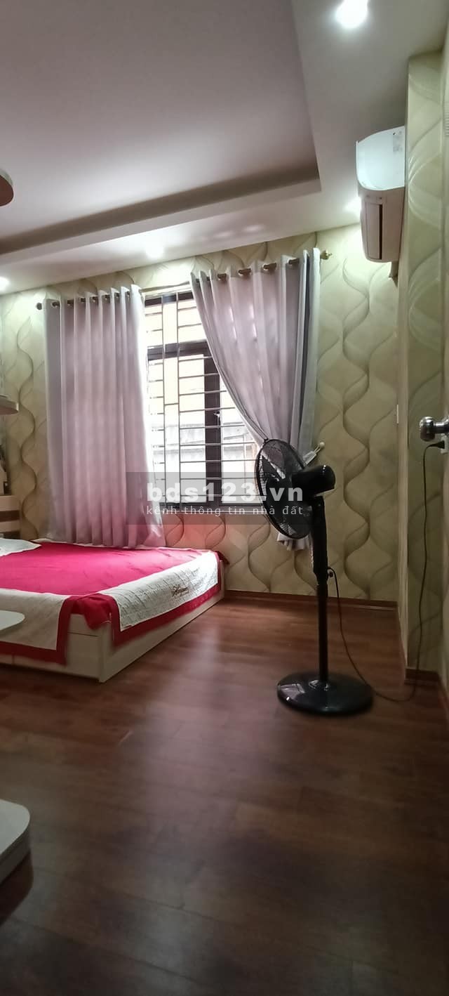 Gấp bán nhà Văn Hương, Tôn Đức Thắng 45m2*5T*MT3.6m $4.4