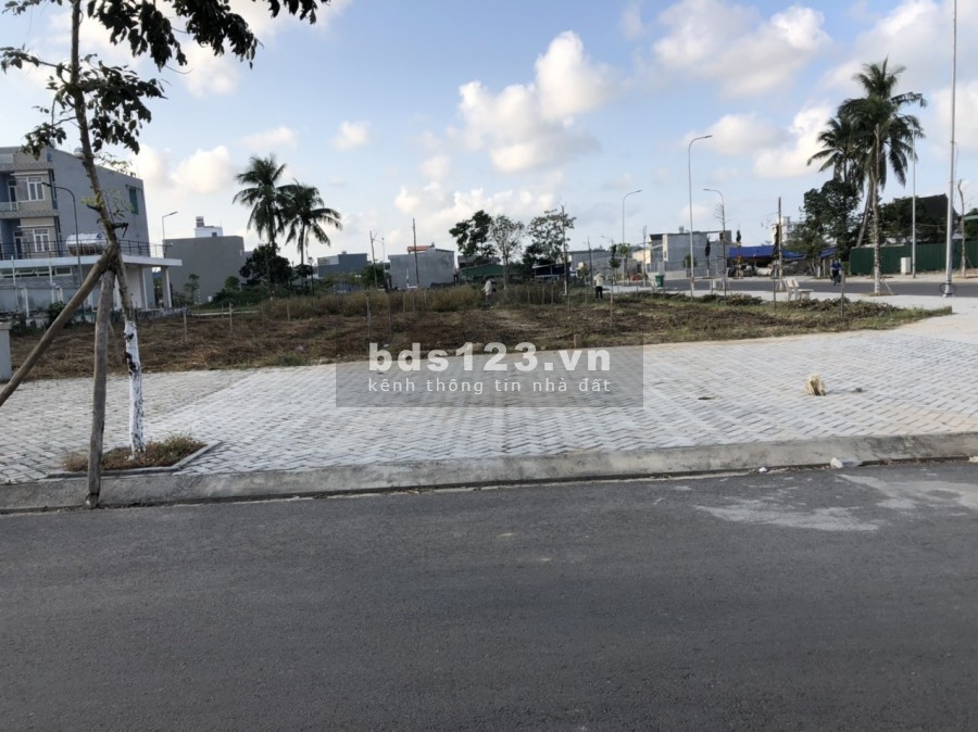 BÁN NHÀ TP QUẢNG NGÃI 1 TRỆT 2 LẦU TUYỆT ĐẸP