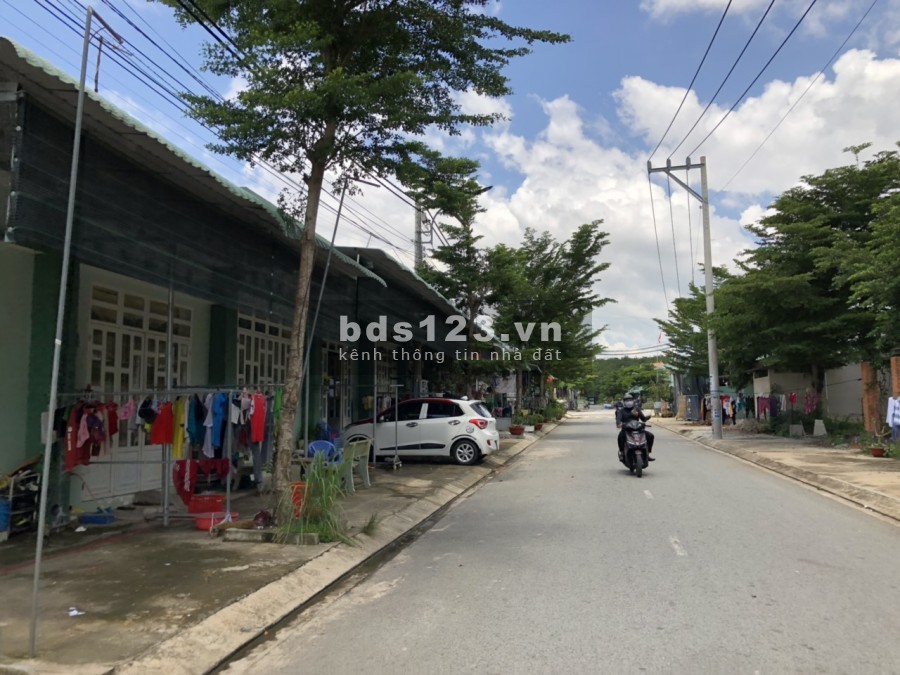 Cần bán đất “Mặt Tiền” đường Nguyễn Triệu Luật 3300m2 full thổ cư, giá đầu tư