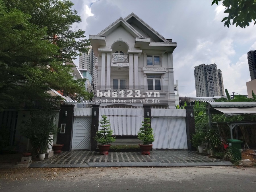 Cho thuê Biêt thự Dương văn An P. An Phú Hầm 3 lầu 450m2