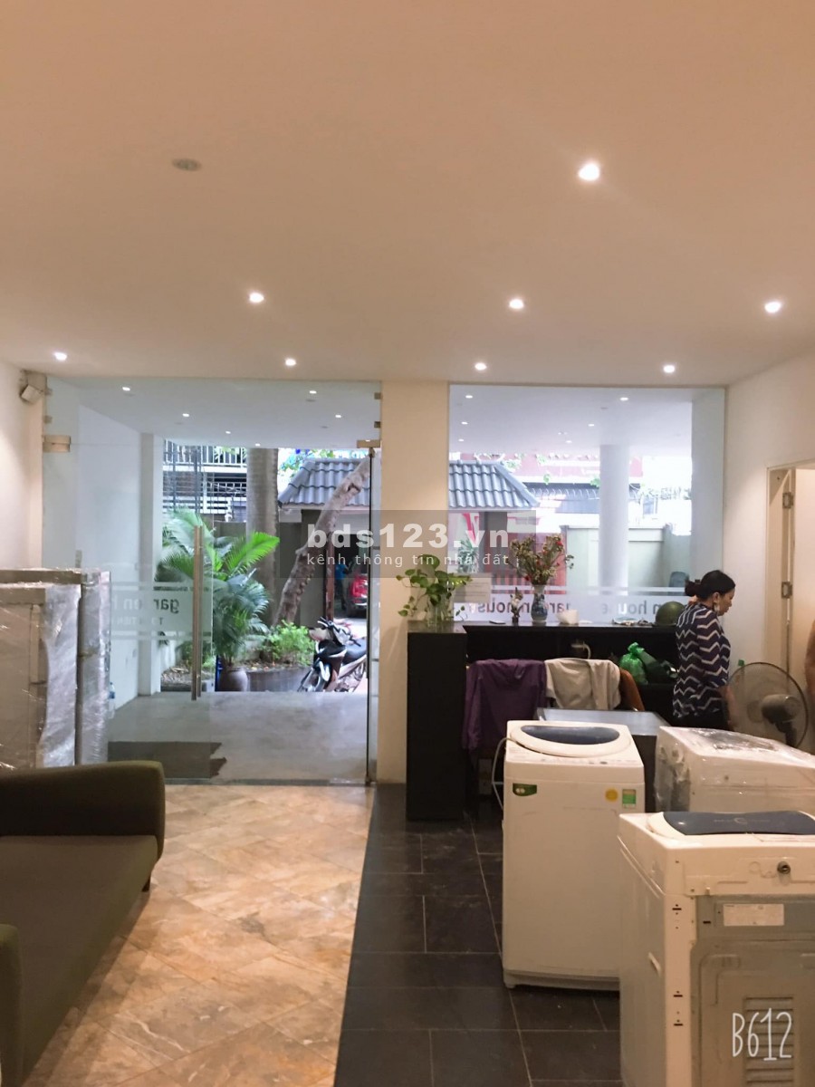 Siêu hiếm! Bán nhà mặt phố Linh Lang, Ba Đình, 210m2 x MT 8m, nhỉnh 50 tỷ.
