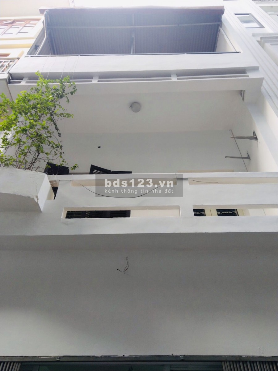 Bán nhà Trần Quốc Vượng, Cầu Giấy, 5 tầng dt 25m2, giá 2.65 tỷ
