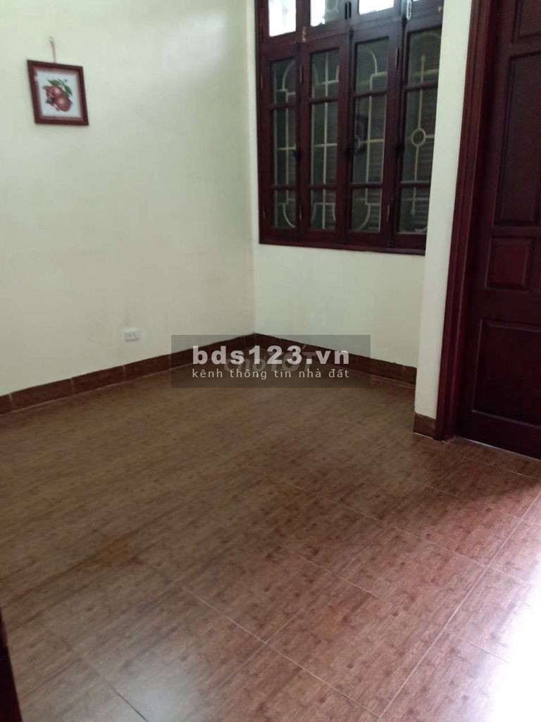 Nhà phố Đội Cấn cần bán,mặt tiền rộng, 3 tầng, 37m2, giá 3,6 tỷ