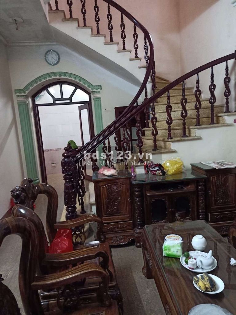 Nhà phố Đội Cấn cần bán,mặt tiền rộng, 3 tầng, 37m2, giá 3,6 tỷ