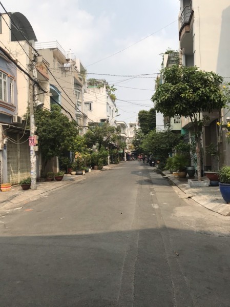 Hot !! Bán gấp miếng đất 2 MT Đường Số 13, P.13, Quận 6. Tiện kinh doanh !!