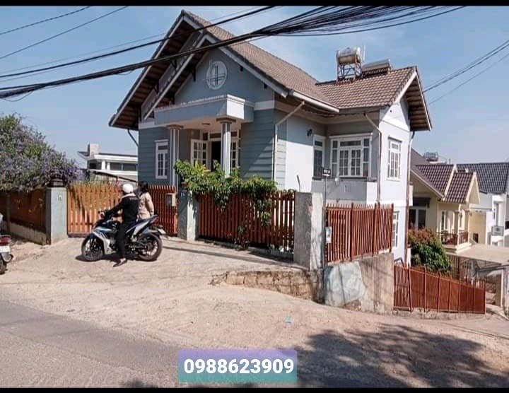 Bán biệt thự view siêu đẹp, nhìn thành phố đường Trạng Trình - phường 9 Tp.Đà Lạt.
