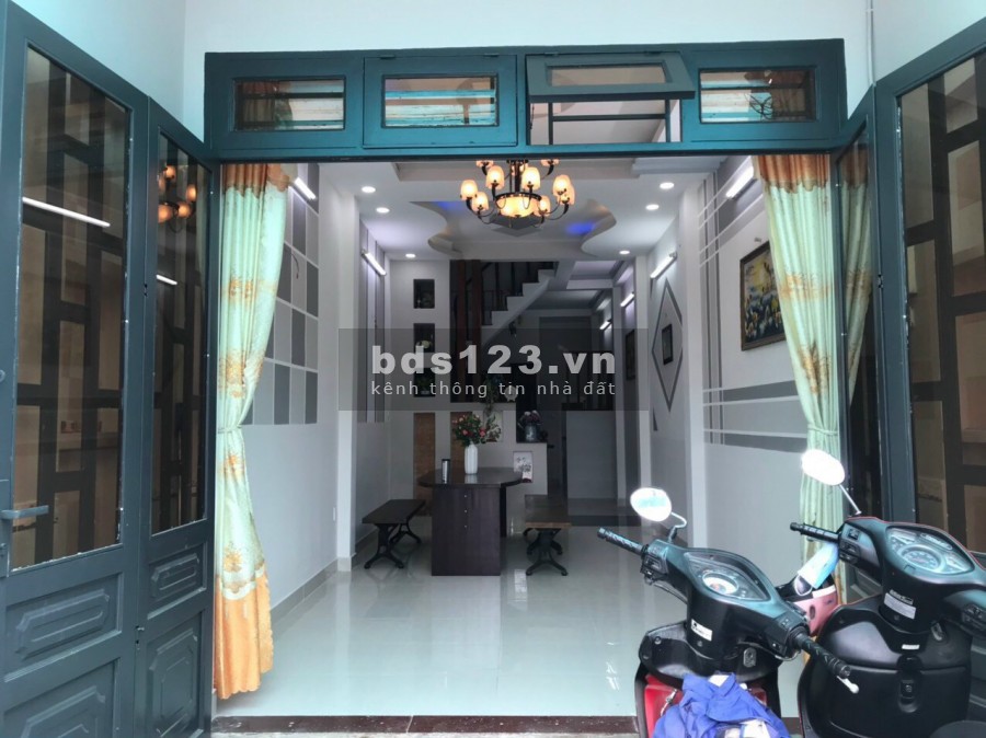 Cần bán căn nhà chính chủ.không môi giới có sổ hồng riêng