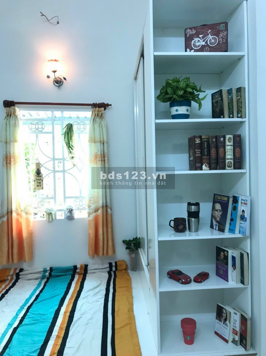 Cần bán căn nhà chính chủ.không môi giới có sổ hồng riêng