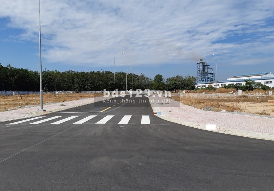 Bán nhanh trong tuần lô đất nền 2 mặt tiền 80m2 giá 750TRIỆU, cách Chánh Lưu 5 Phút, nằm trên trục đường ĐT.741