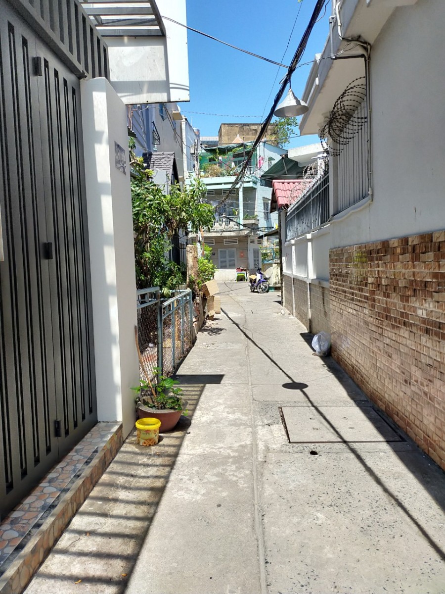 Nhà Bán Cách Mạng Tháng Tám 60m2, 3 lầu 5PN, 4 WC Giá Rẻ
