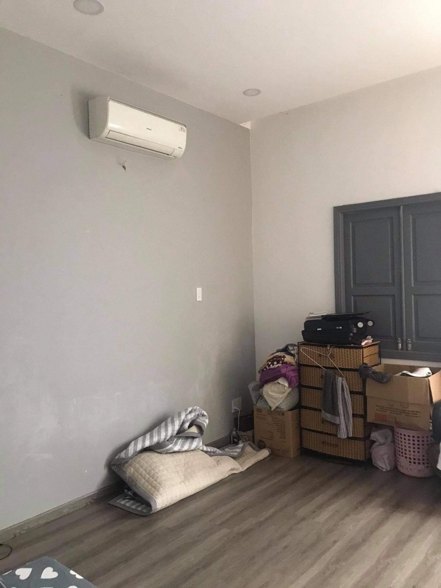 Bán Nhà Hẻm 986 CMT8 P4 Tân Bình Giá Rẻ, 45 m2, 4 lầu, 4 Phòng Ngủ