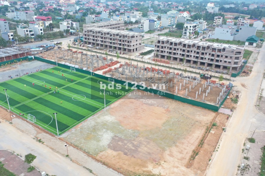 Chính chủ bán lô đất nền sổ đỏ 6x20m băng 2 đường 36m KĐT mới Xuân Hoà