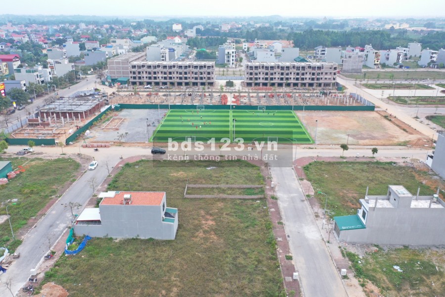 Chính chủ bán lô đất nền sổ đỏ 6x20m băng 2 đường 36m KĐT mới Xuân Hoà