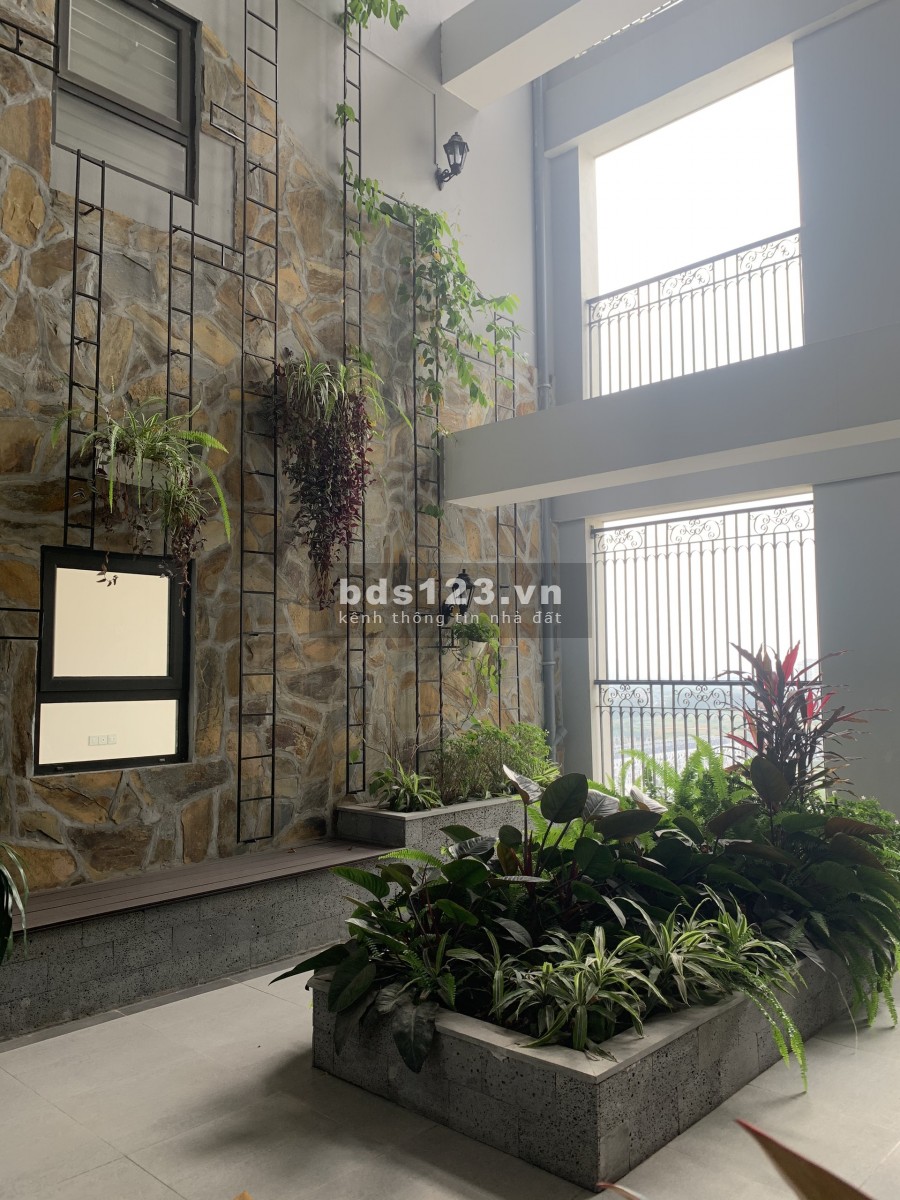 Cắt Lỗ Căn Góc R2- 92m2 (3 ngủ +2 WC + 2 ban công) - Mới 100% - 3.25 tỷ( Bao phí)