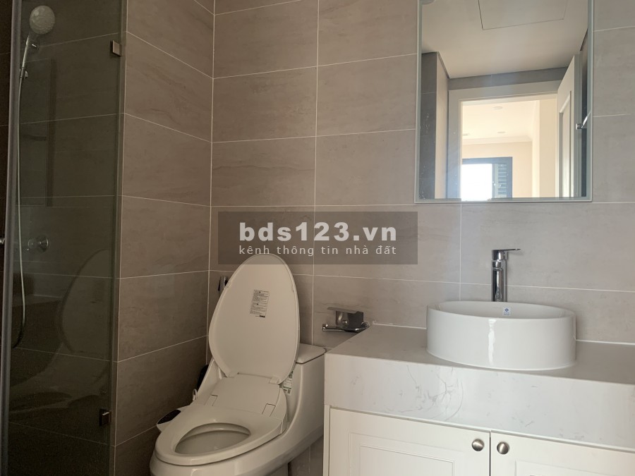 Cắt Lỗ Căn Góc R2- 92m2 (3 ngủ +2 WC + 2 ban công) - Mới 100% - 3.25 tỷ( Bao phí)