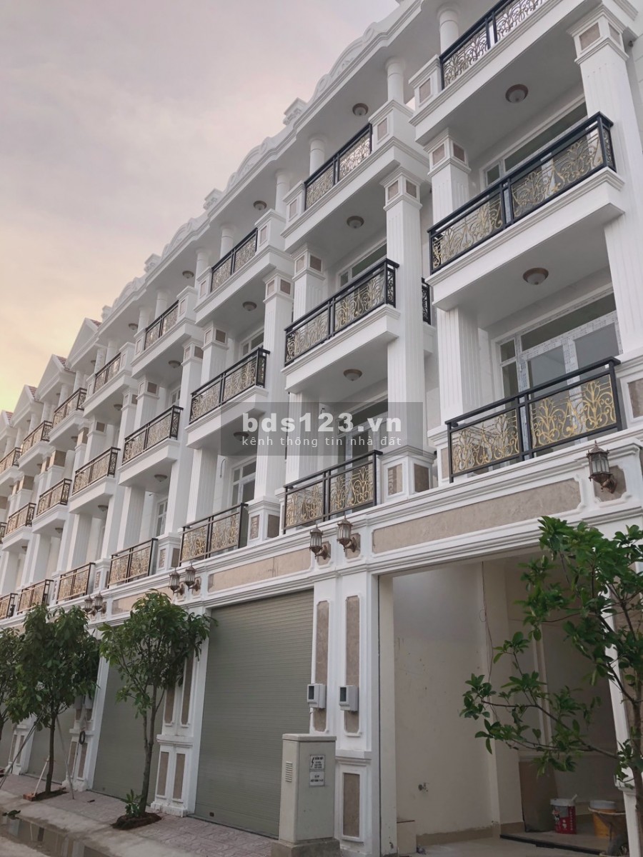 NHÀ ĐẸP LỘC VỪNG – Ngay KĐT VẠN PHÚC GIÁ TỐT.MẶT TIỀN TO 7M.Ô TÔ ĐỖ CỬA – GIÁ CHỈ 7,5 TỶ