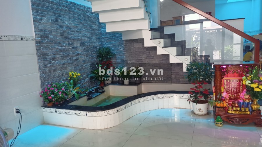 Bán nhà đường số 12 phường Hiệp Bình Chánh thành phố Thủ Đức diện tích 68m2 đường thông ô tô