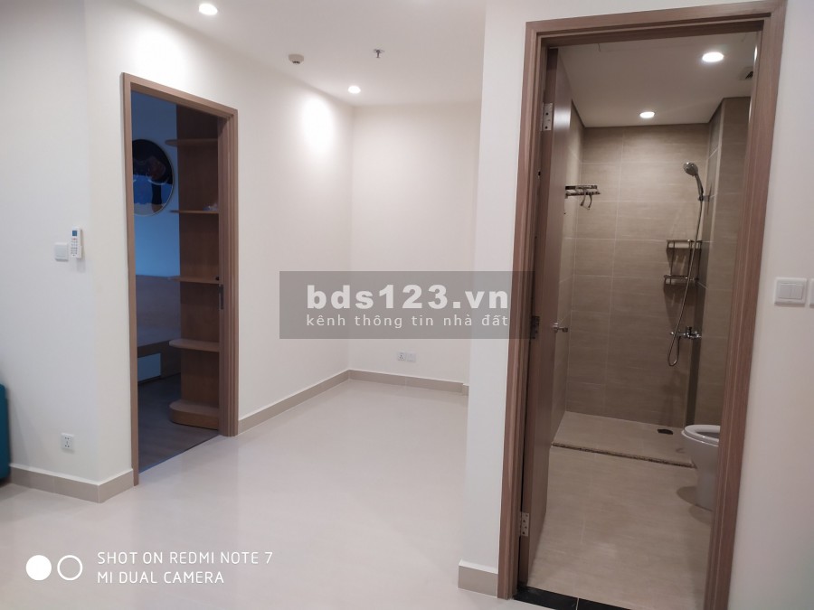 CHO THUÊ GẤP CĂN 1N FULL ĐỒ cb. GIÁ RẺ 6.5TR.VINHOMES SMART CITY