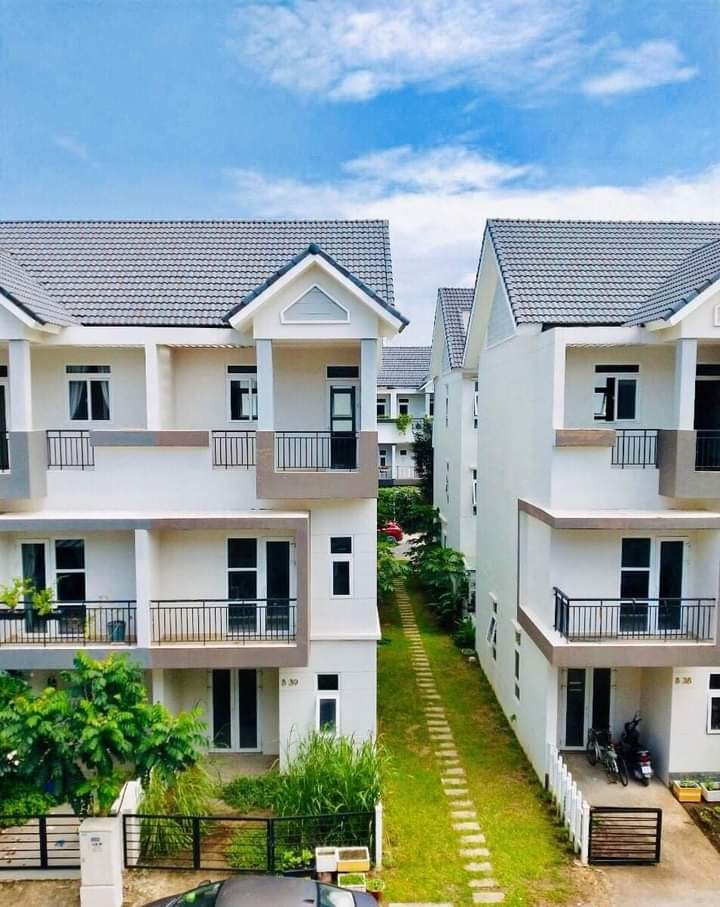Bán đất cập sát vingroup Đức Hòa 3