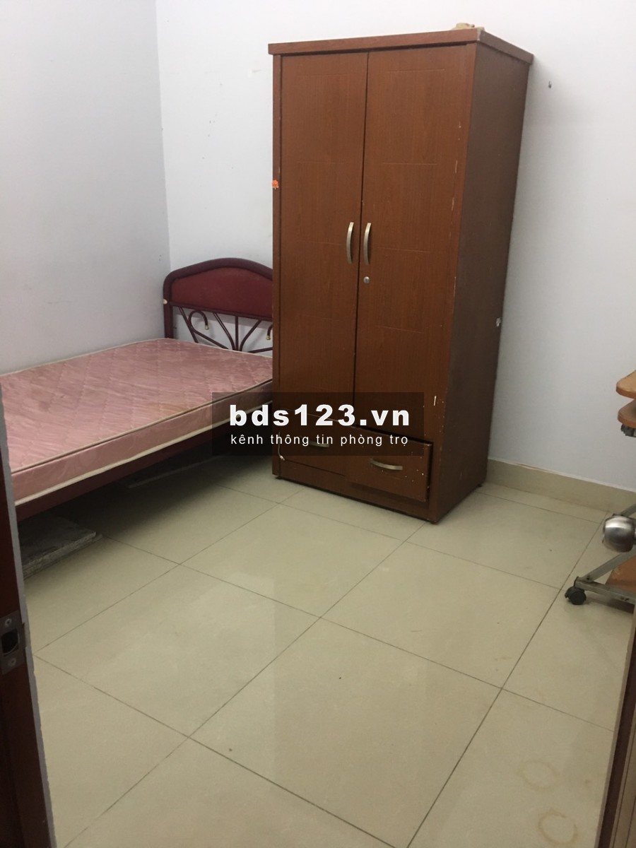 Còn 2 phòng cho nữ thuê, mặt tiền Châu thị Hóa số 95