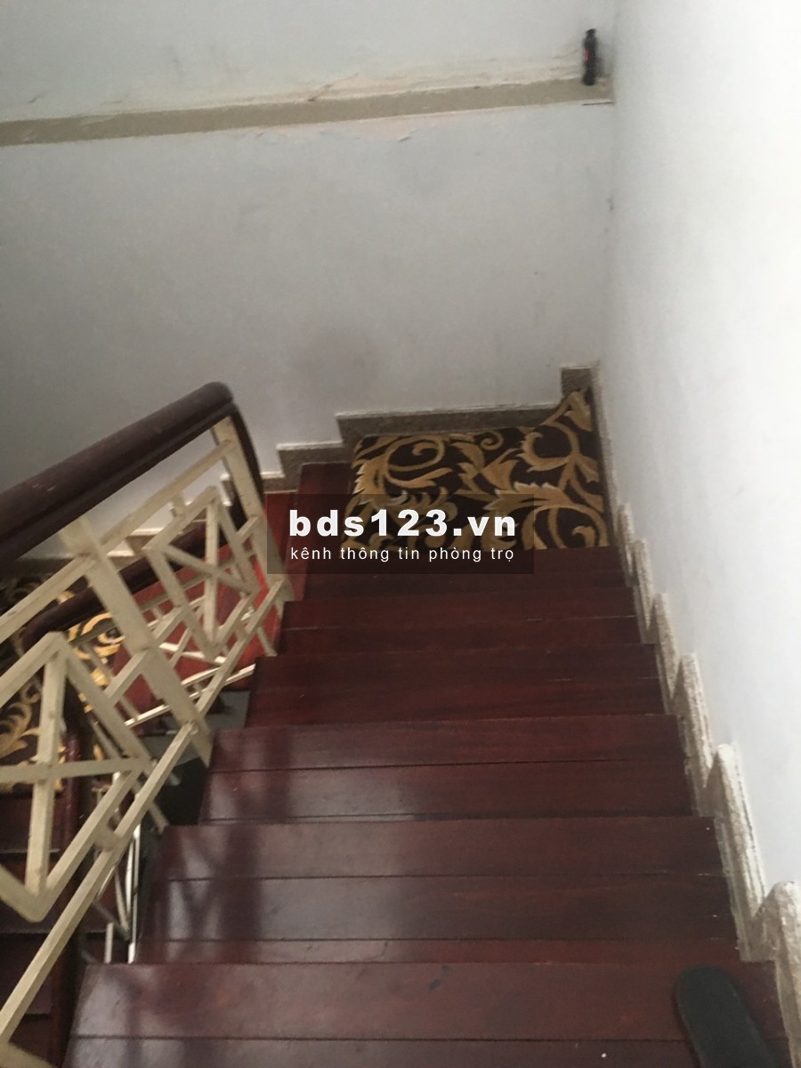 Còn 2 phòng cho nữ thuê, mặt tiền Châu thị Hóa số 95