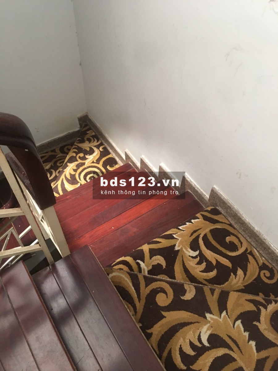 Còn 2 phòng cho nữ thuê, mặt tiền Châu thị Hóa số 95