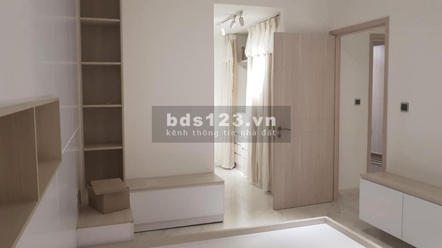 Bán thu hồi vốn căn hộ Midtown M6,DT 98m2 2PN 2WC căn góc có ô xe LH 0938011552
