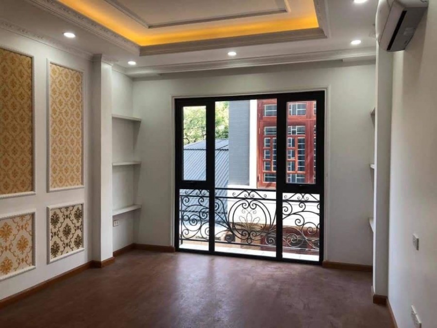 Bán Nhà 5 Tầng Phân Lô, Hoàng Văn Thái, DT 45m2, Mt 4m, Gara Ô Tô. Giá chỉ 6,55 tỷ.