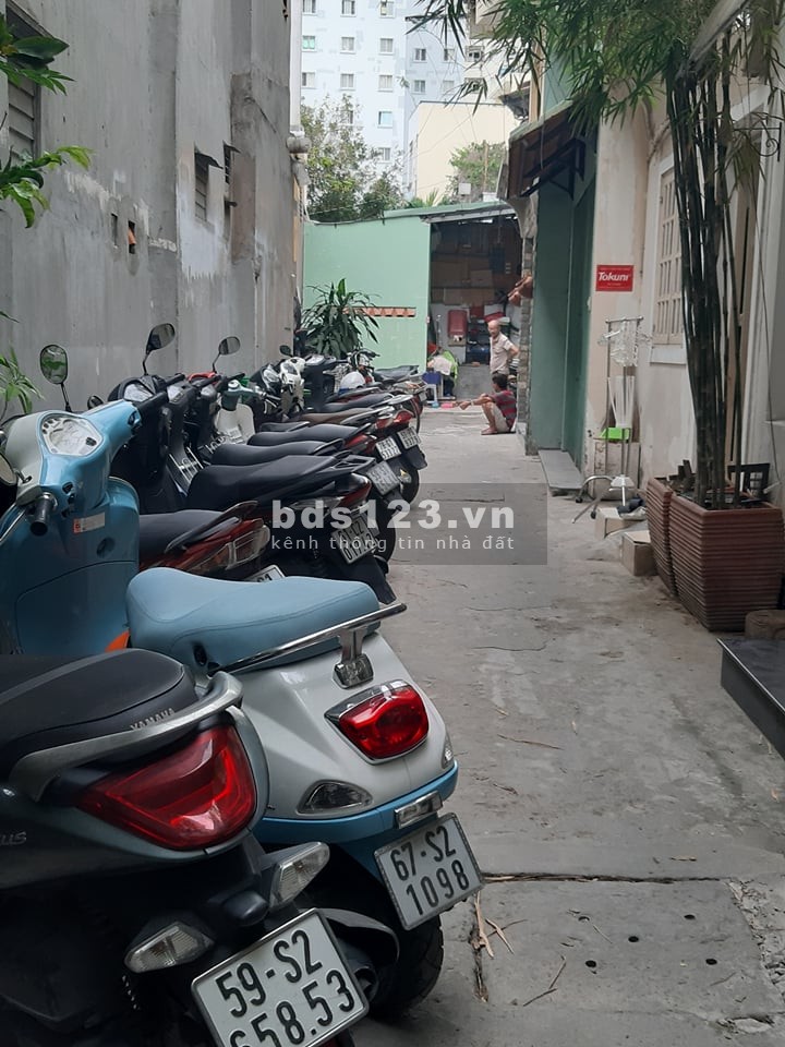 Nhà ở Bình Thạnh, 4 tỷ, sân rộng, hẻm rộng, nở hậu, 32m2