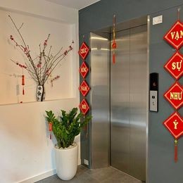 Bán nhà phố Võ Chí Công 165m2x9T mặt tiền 8m giá 35 tỷ
