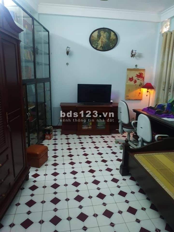 Bán nhà Vương Thừa Vũ 50m2 , 3,6 tỷ, MT 6m, lô góc, kinh doanh, ô tô
