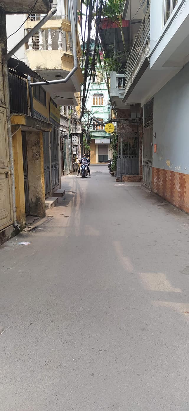 Bán Nhà C4 Khương Trung 37m2 Lô Góc Oto Đỗ Cừa Vào Nhà MT Rộng Dân Chí Cao