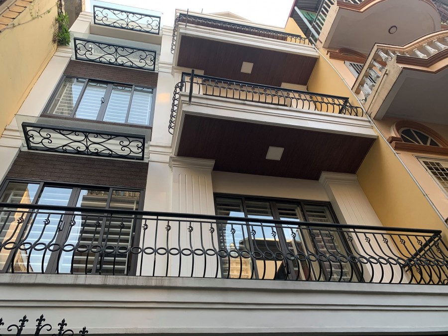 Phố Giang Văn Minh (Kim Mã –Ba Đình) 94m giá 16.5 tỷ