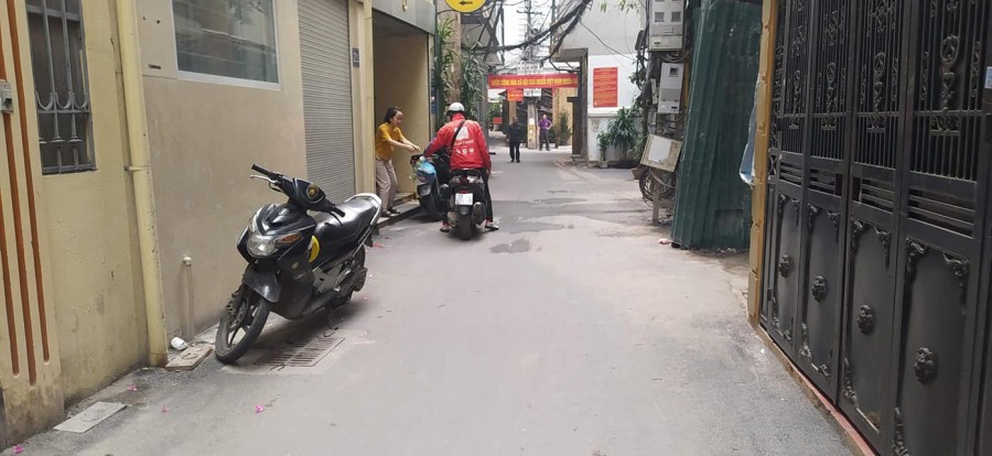 Bán Nhà C4 Khương Trung 37m2 Lô Góc Oto Đỗ Cừa Vào Nhà MT Rộng Dân Chí Cao
