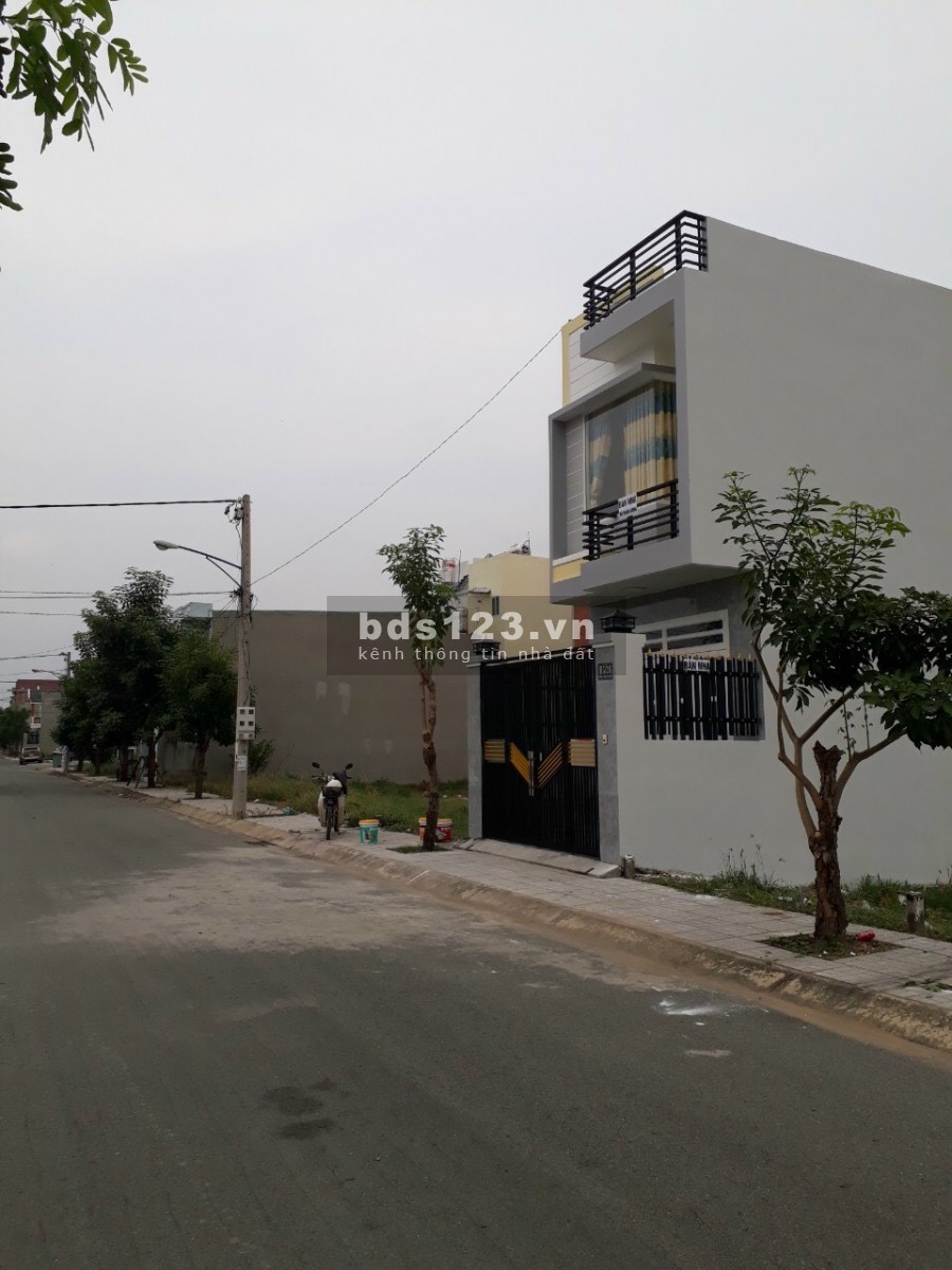 Bán Nhà tại Đức Hòa- Long An 60m2, giá rẻ,Sổ Hông Riêg
