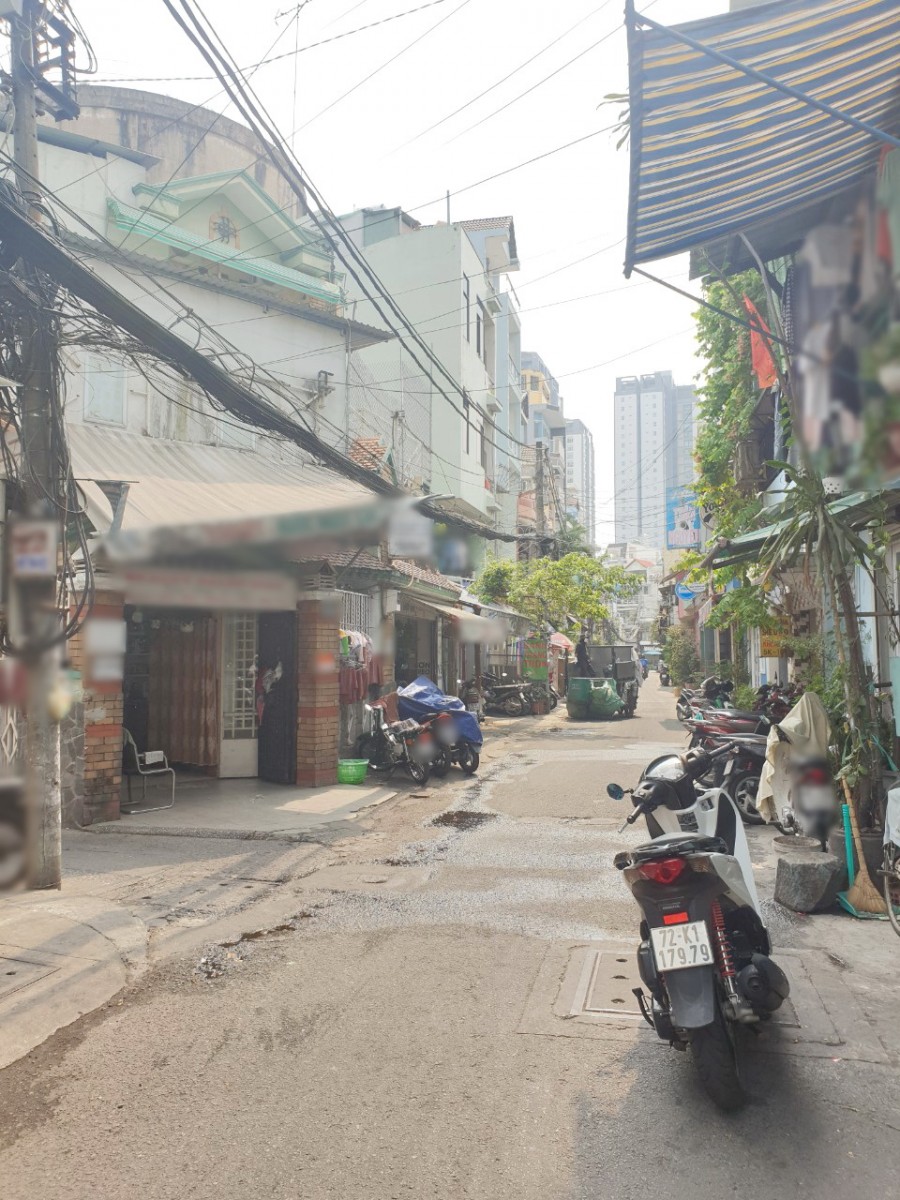 Nhà 137.3m2/2lầu đang làm CHDV đường Thành Thái P14 Q10