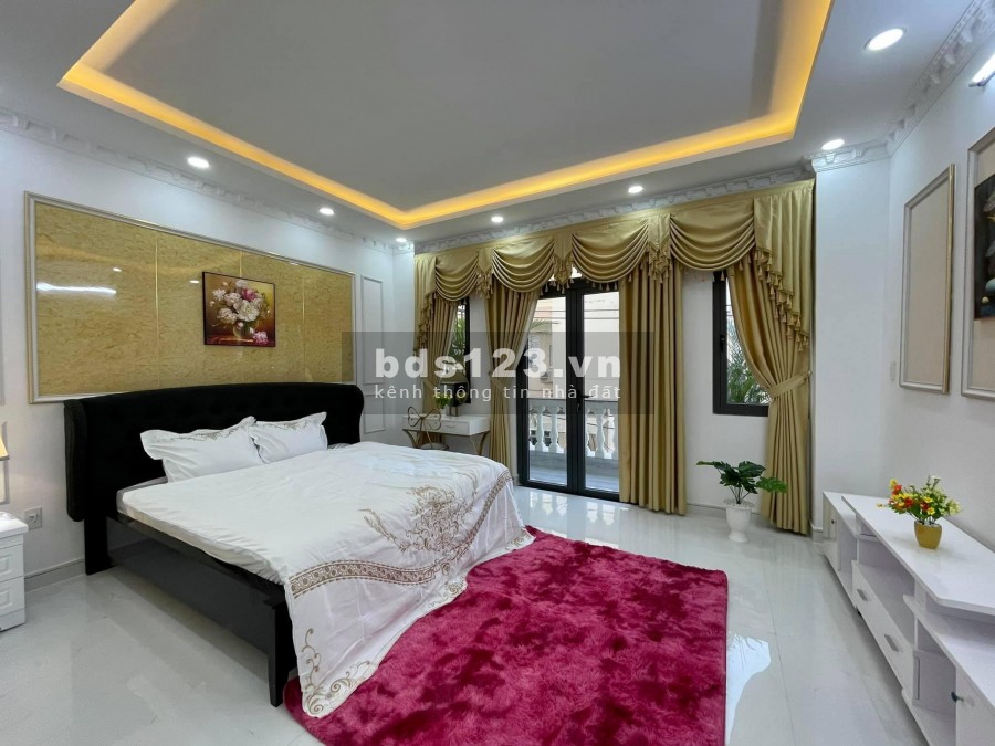 Nhà đẹp cao cấp 5 tầng có thag máy mt đườg 15m thôg quag trug p10 gv tphcm