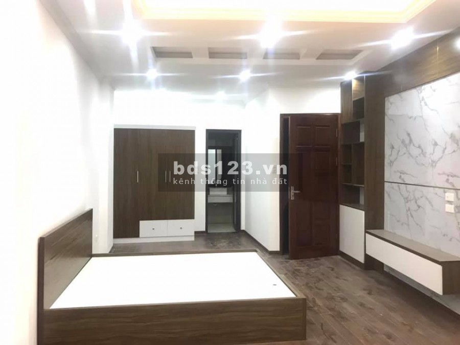 NHỈNH 5 TỶ NHÀ MỚI 45M2 KINH DOANH TRUNG TÂM CẦU GIẤY ! LH: 0961139798