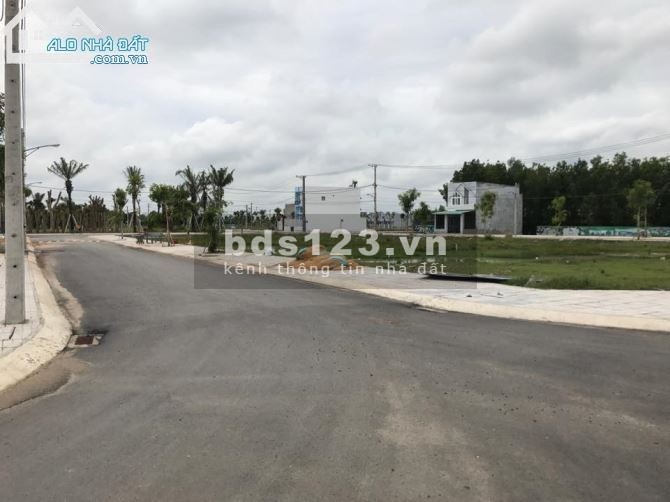 120 m2 đất bình chánh thổ cư 100% ,sổ hồng riêng chính chủ bao sang tên công chứng