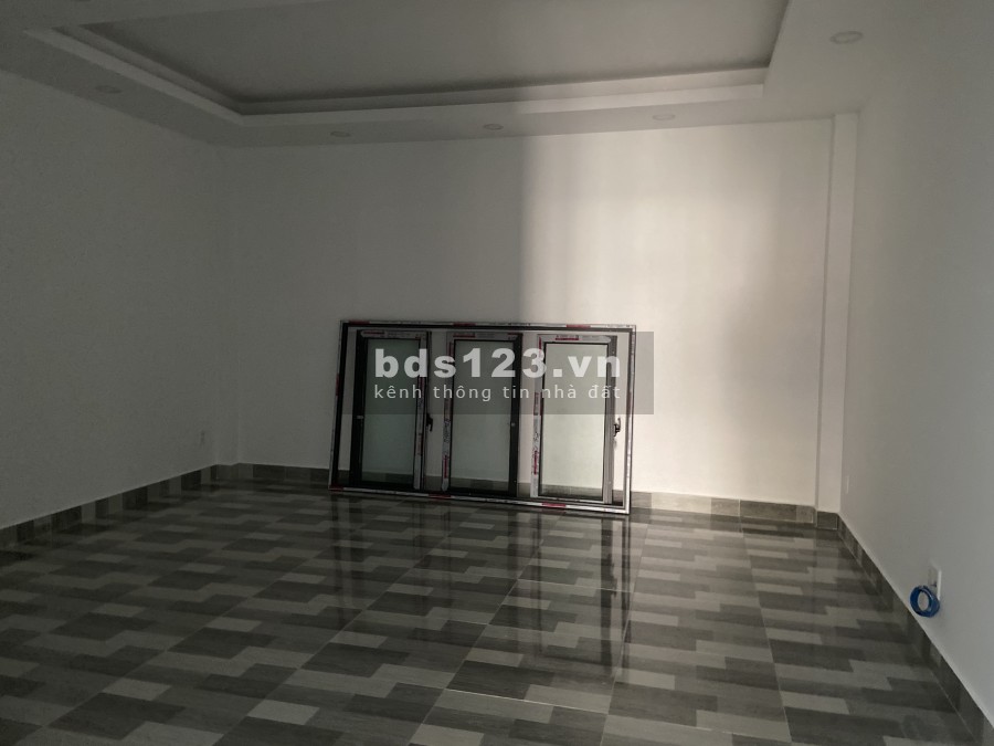 Nhà Mới Xây HXH Trục 5x20 Trệt 3Lầu-ST Giá 30Tr/th