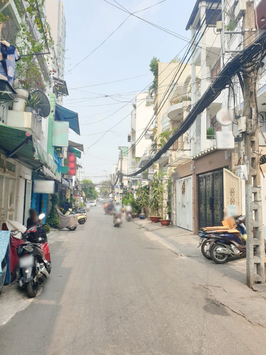 Nhà 137.3m2/2lầu đang làm CHDV đường Thành Thái P14 Q10